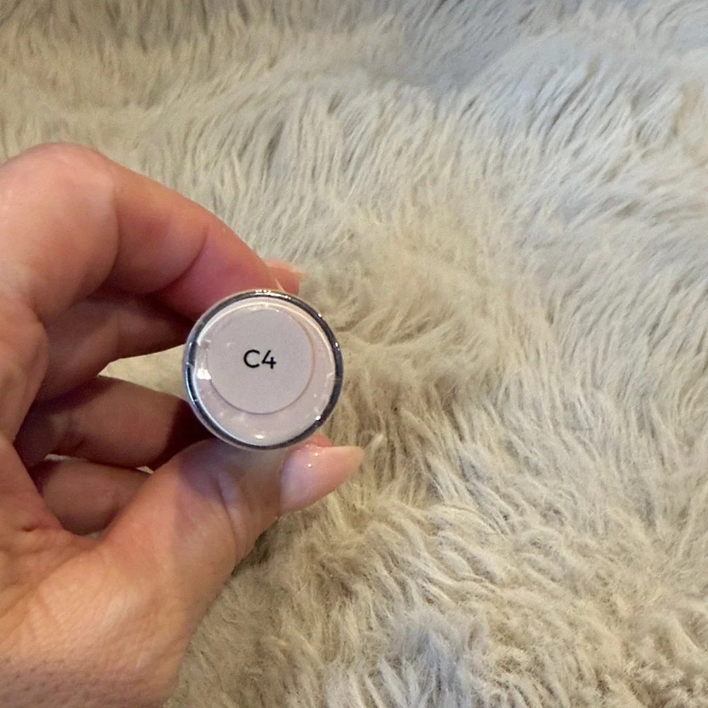 New Revolution Conceal & Hydrate Radiance Concealer - Cream